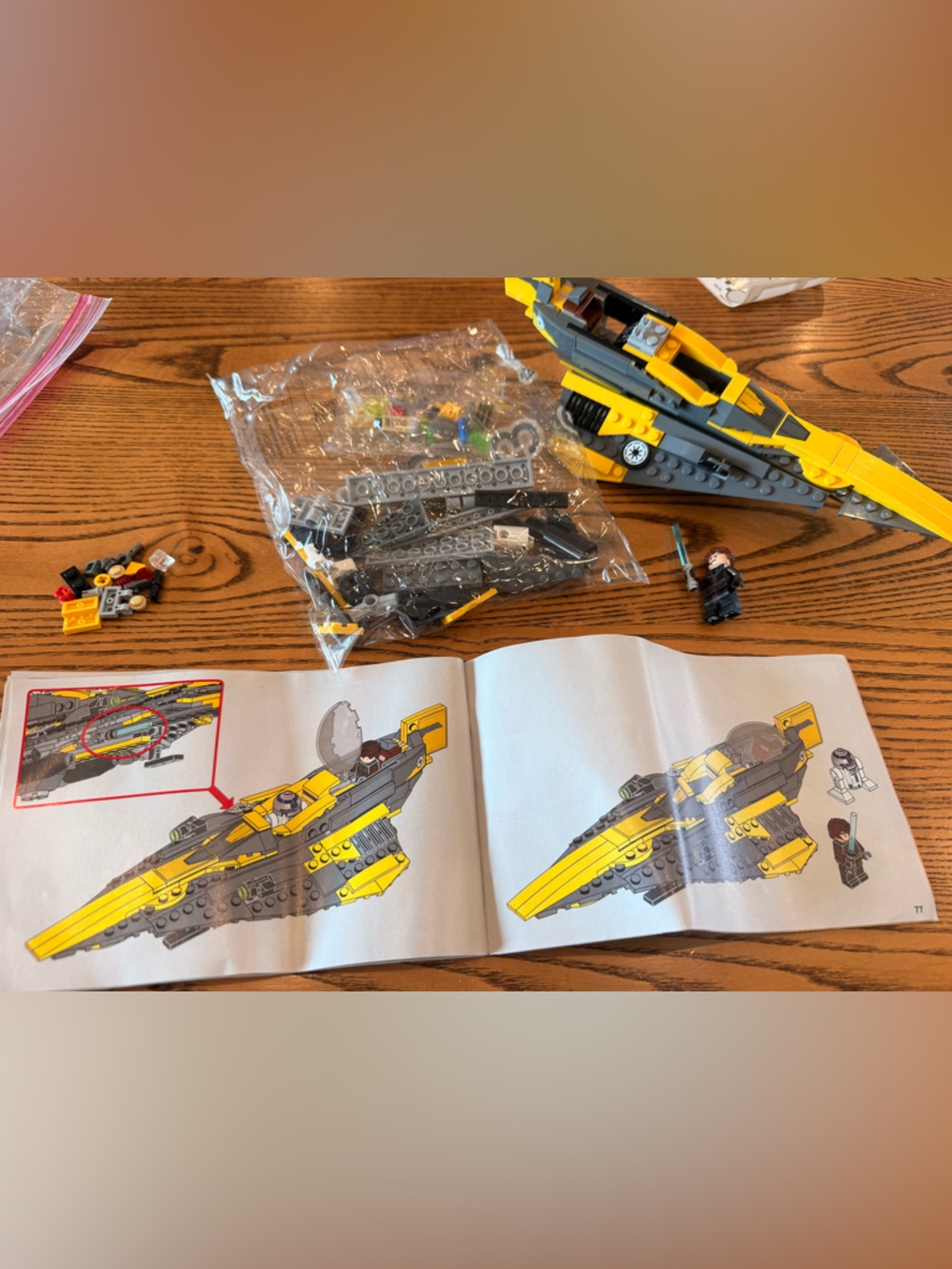Lego Star Wars 75214 set Anakin’s Jedi Starfighter with R2D2 & Skywalker figure